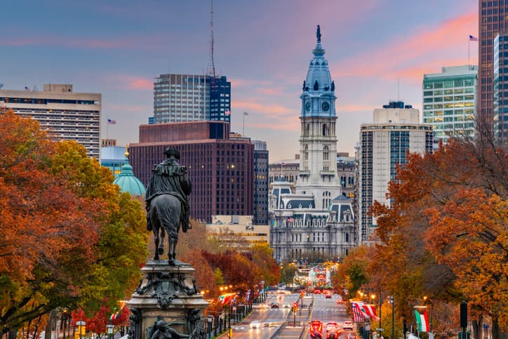 Photo of Philadelphia, Pennsylvania, USA in autumn overlooking Benjamin Franklin Parkway.