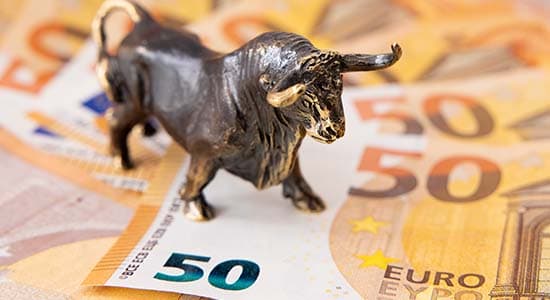 Bull statuette on 50 euro notes.