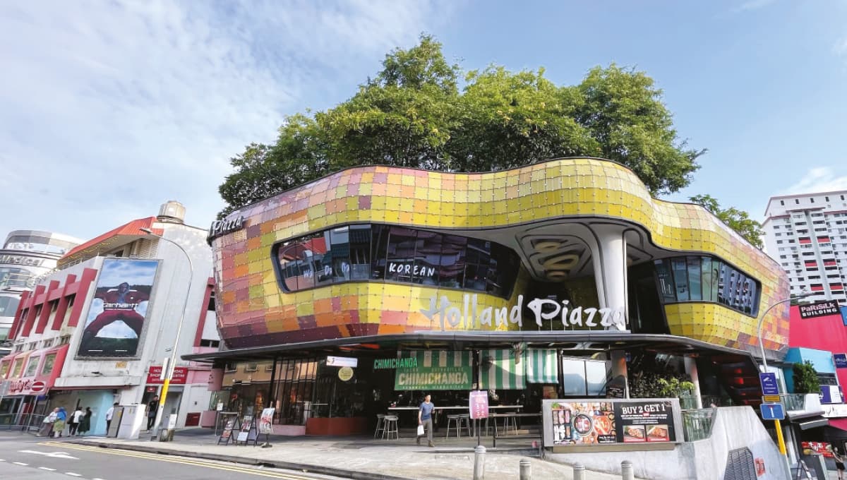 Image of the Holland Piazza building.